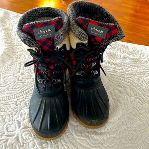 Storm all weather boots Size 8
